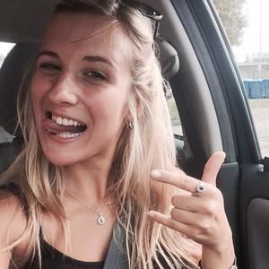 Meet your Posher, Estelle